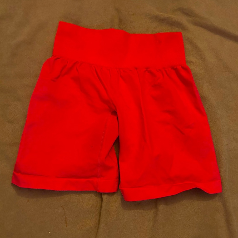 NVGTN high waisted, long shorts